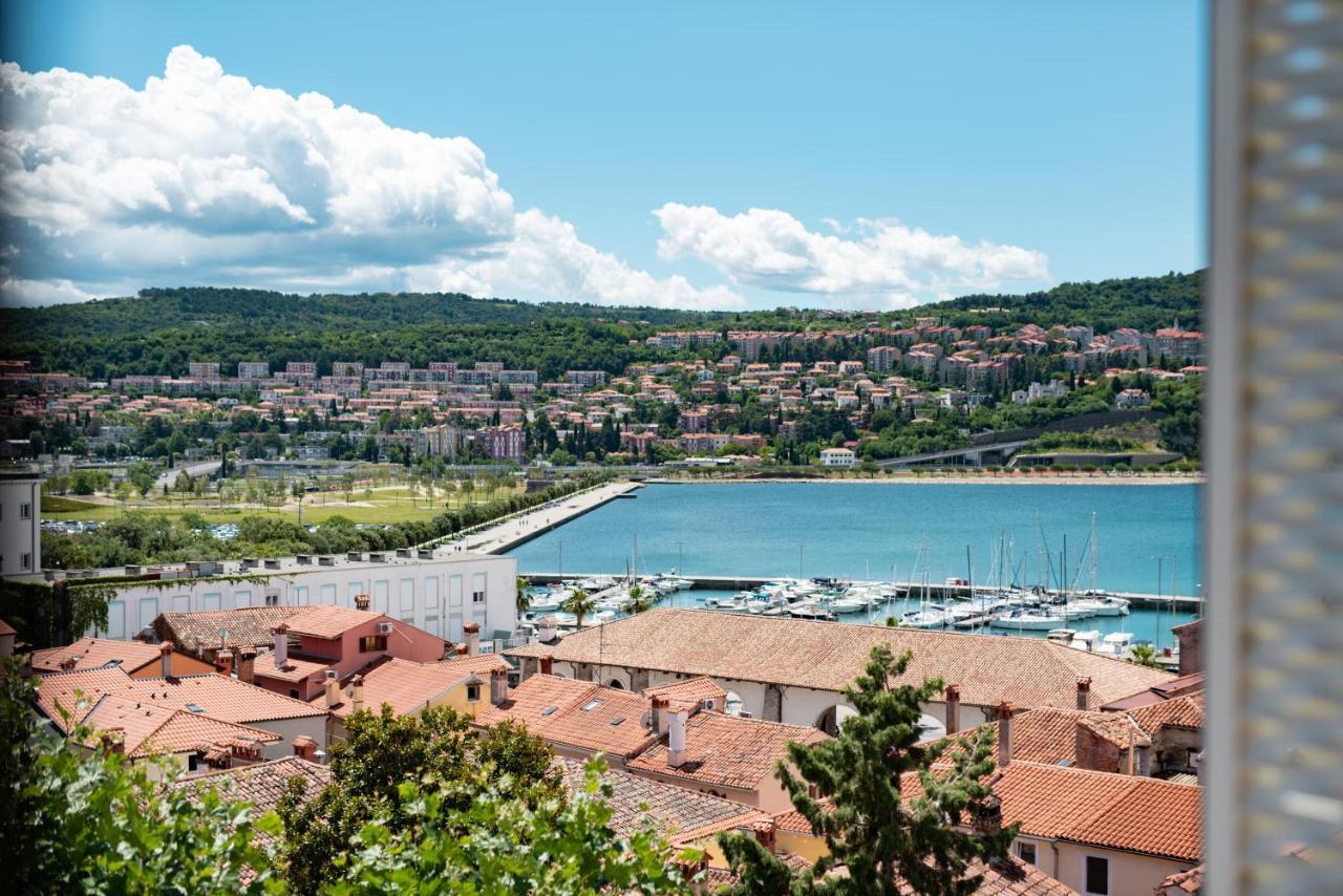Koper Seaside Residence エクステリア 写真